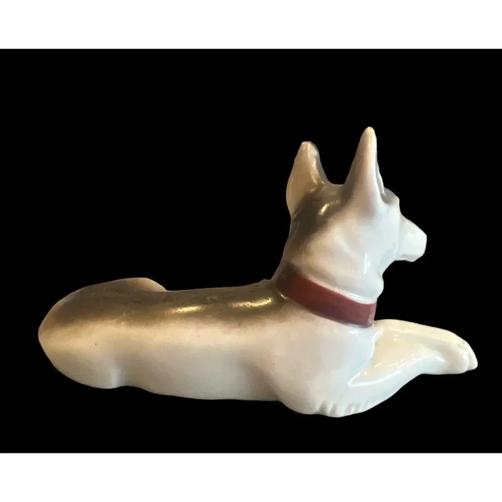 Vintage Porcelain Laying‎ Down German Shepard Figure Umarked, MCM Dog Lovers